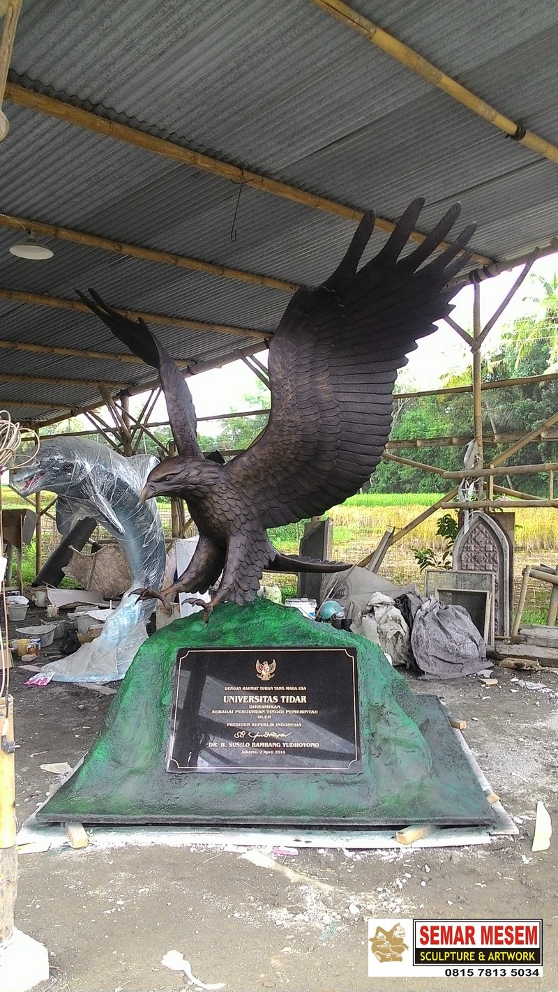 kelik-studio-semar-mesem-patung-burung-patung-rajawali