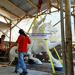 Bikin Patung Kuda Fiberglass Murah Jasa Bikin Patung Kuda Perngrajin Patung Kuda