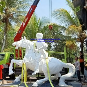 Pengrajin Patung Resin Patung Fiber Magelang Patung Kuda Murah