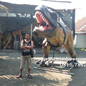 Patung Dinosaurus Bergerak