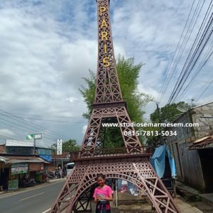 Menara Eiffel Lombok Menara Eiffel Lawang Menara Eiffel Kaca