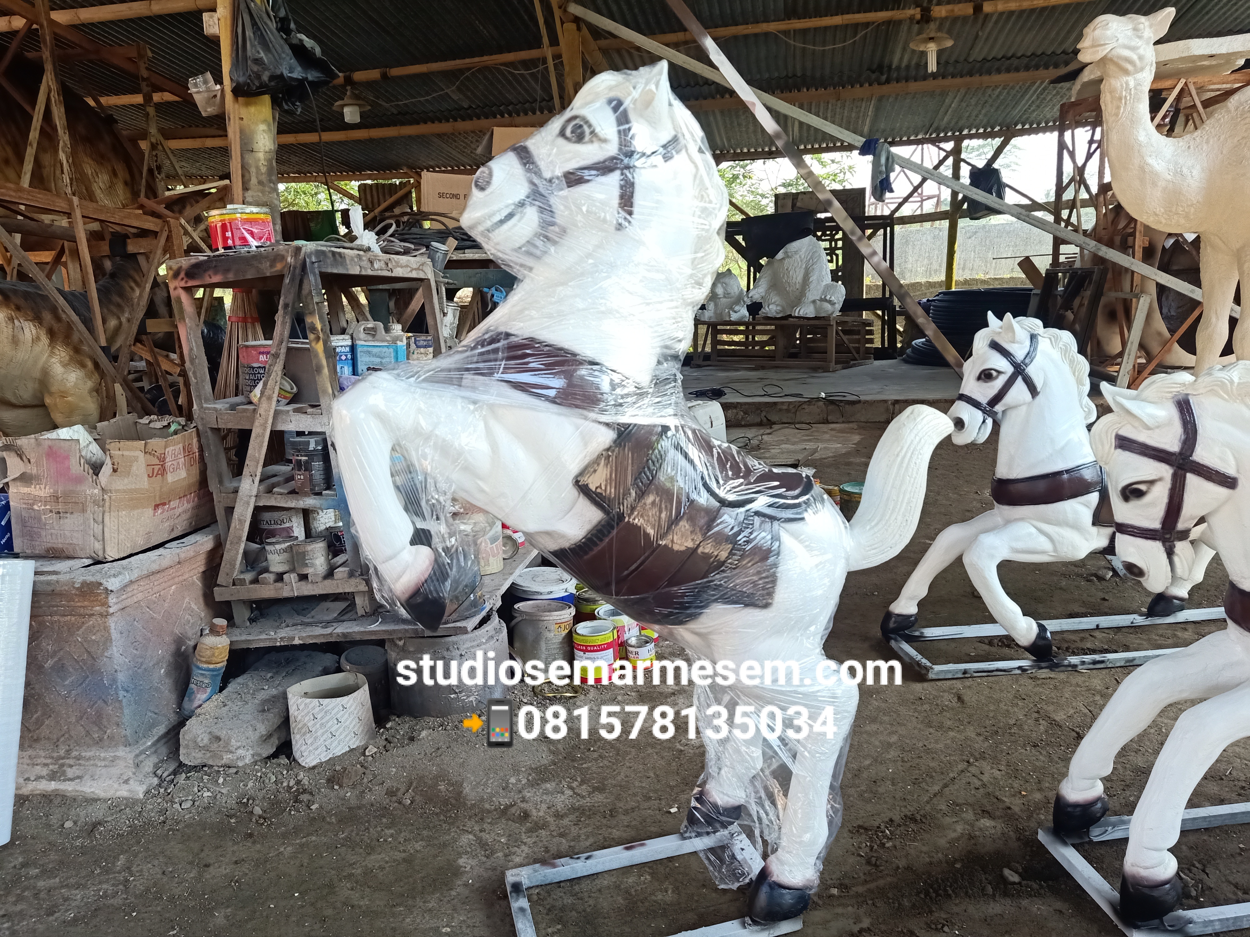 Patung Kuda Kecil Fiberglass