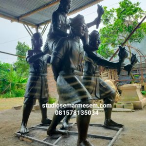 Patung Adat Bawa Obor Patung Maskot Obor Patung Orang