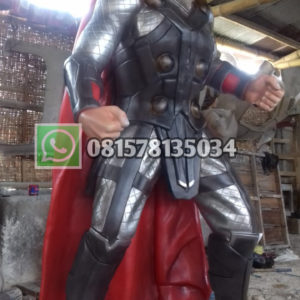 Patung Iron Man Patung Kartun Patung Taman