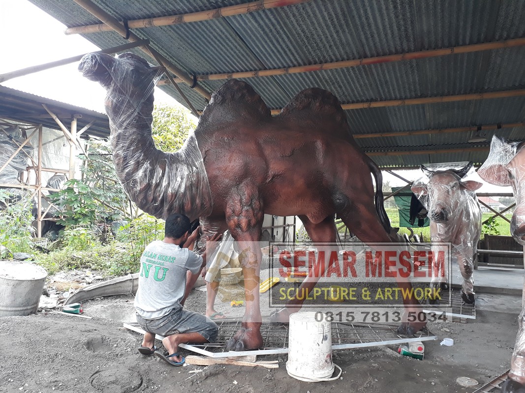 Jual Patung Unta Murah Punuk Dua