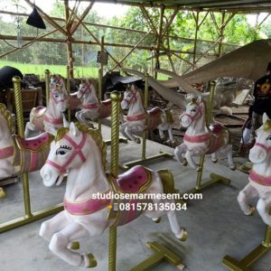 Patung Kuda Kecil Patung Kuda Komedi Putar Jual Patung Kuda Resin