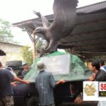 Replika Patung Burung